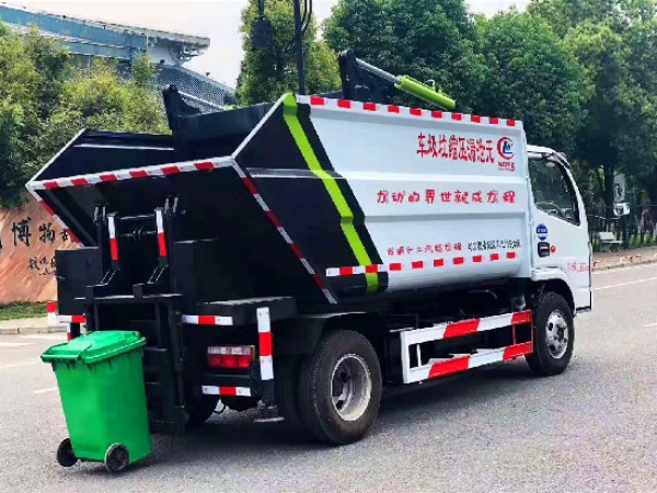 	东风小多利卡国六蓝牌无泄漏自装卸（挂桶）式垃圾车